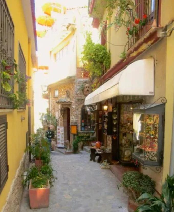 Romantica Casa A Taormina Exterior photo